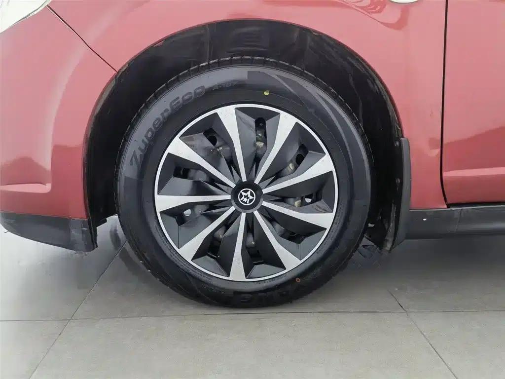 Venucia R50 2013 1.6L Automatic Fashion Edition — миниатюра 17