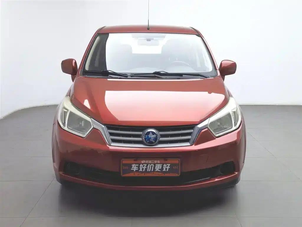 Venucia R50 2013 1.6L Automatic Fashion Edition — миниатюра 3