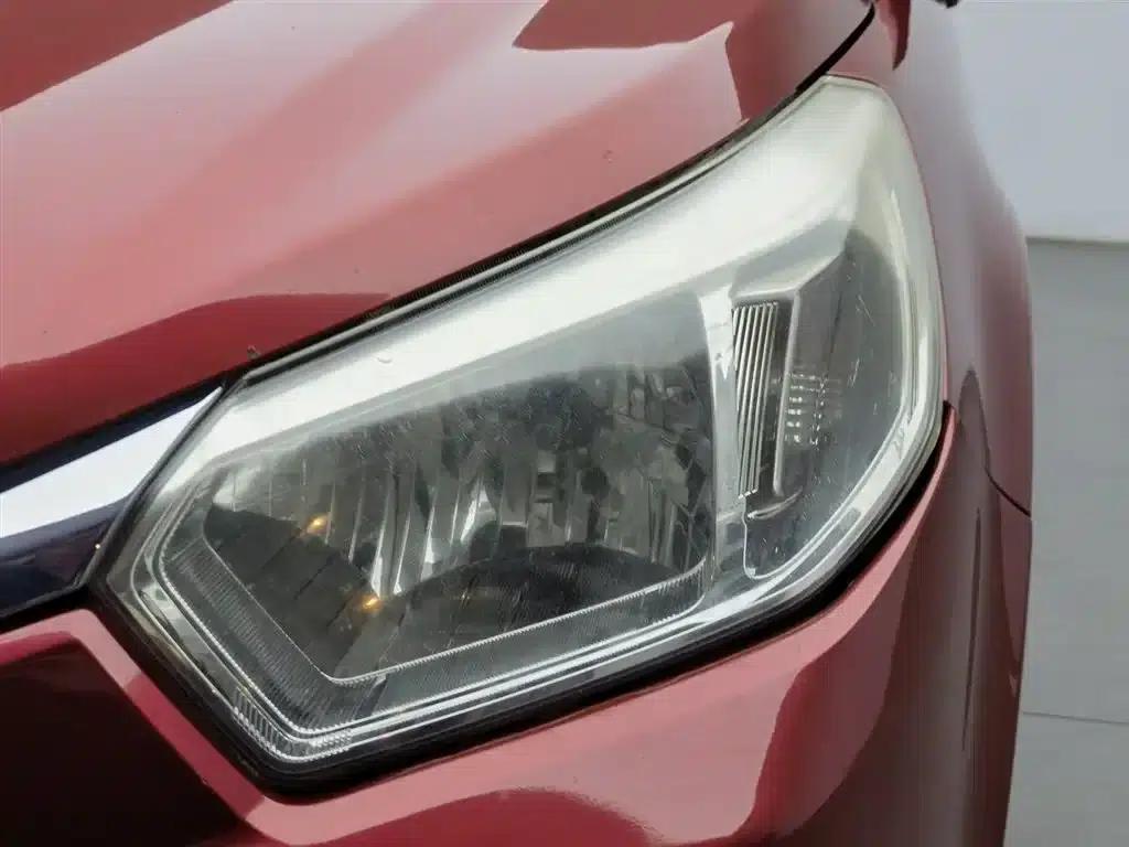 Venucia R50 2013 1.6L Automatic Fashion Edition — миниатюра 7