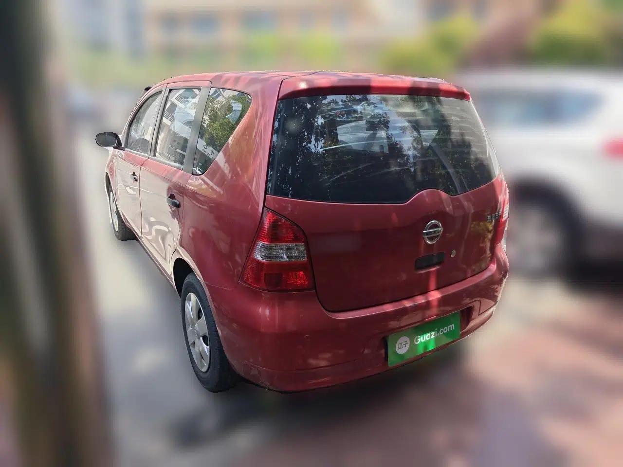 Nissan Livina 2010 Jingyue Edition 1.6L Manual All-Around Model — миниатюра 4