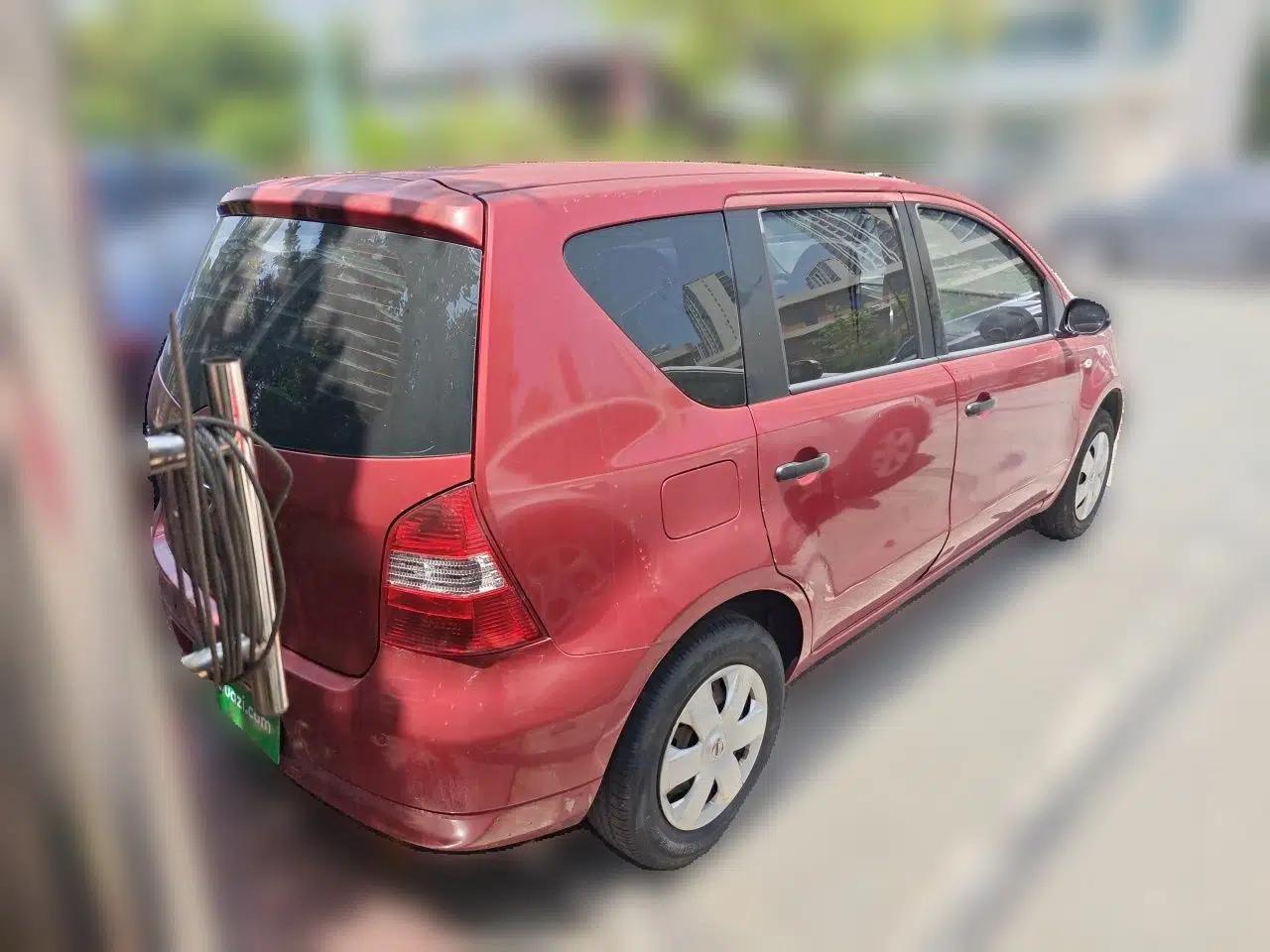 Nissan Livina 2010 Jingyue Edition 1.6L Manual All-Around Model — миниатюра 6