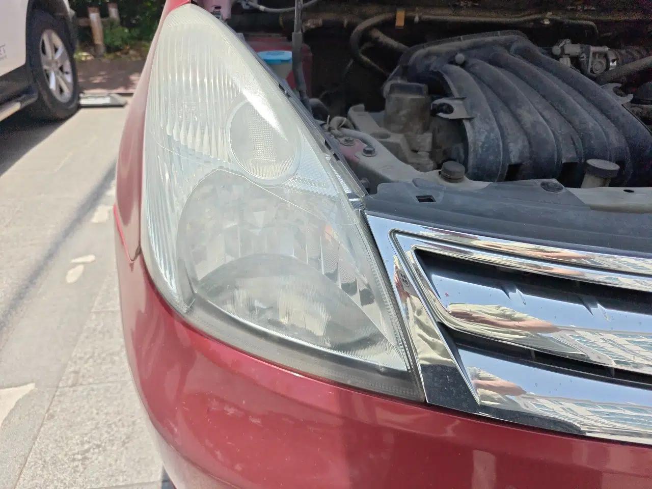 Nissan Livina 2010 Jingyue Edition 1.6L Manual All-Around Model — миниатюра 7