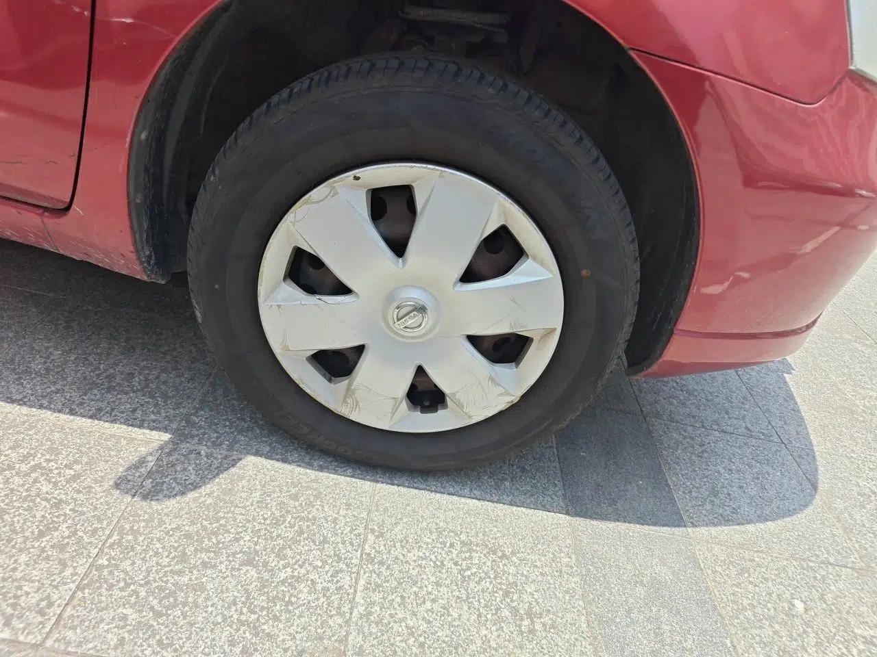Nissan Livina 2010 Jingyue Edition 1.6L Manual All-Around Model — миниатюра 8