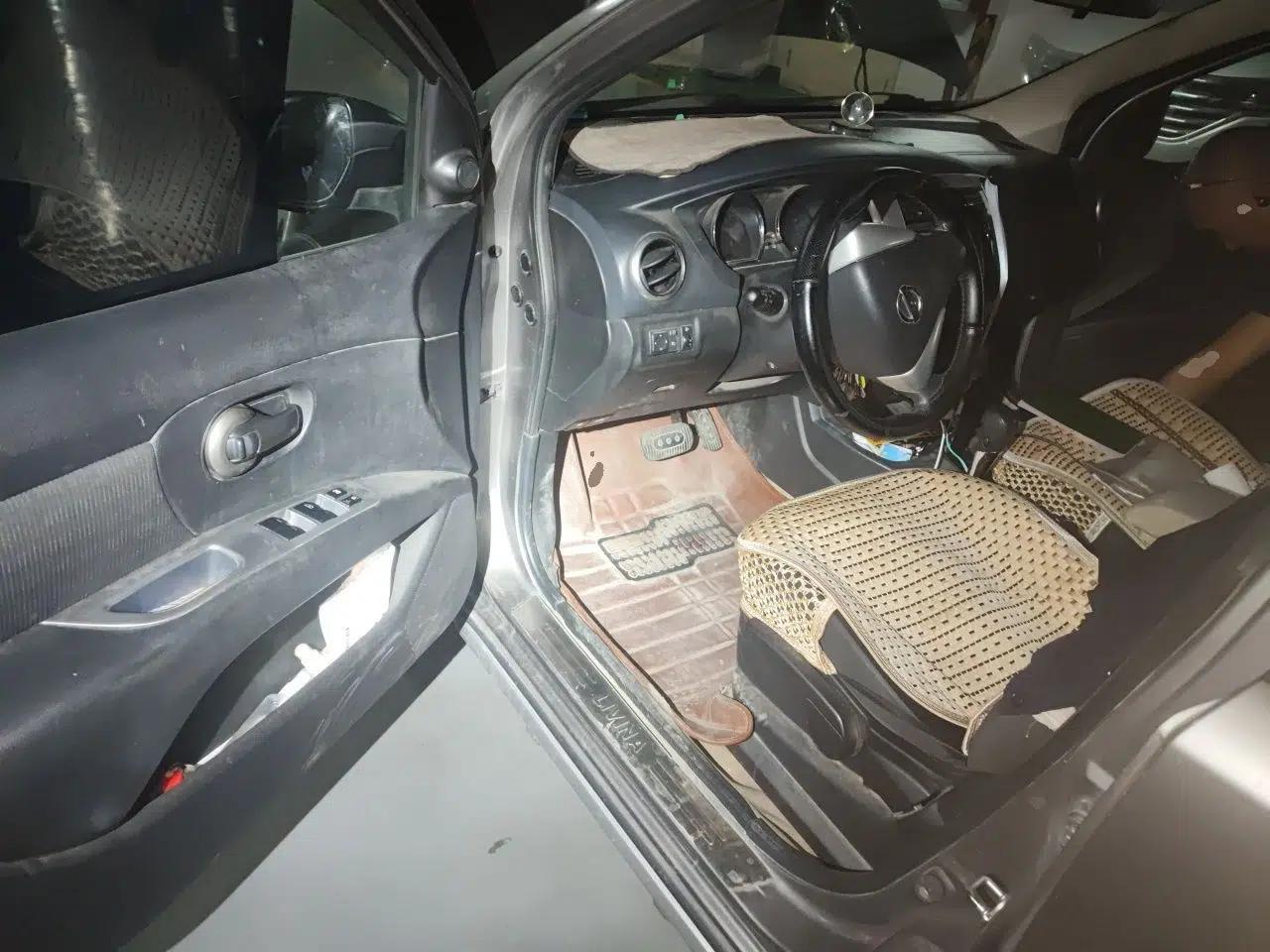 Nissan Livina 2013 Jinrui 1.6XL CVT Comfort Edition — миниатюра 17