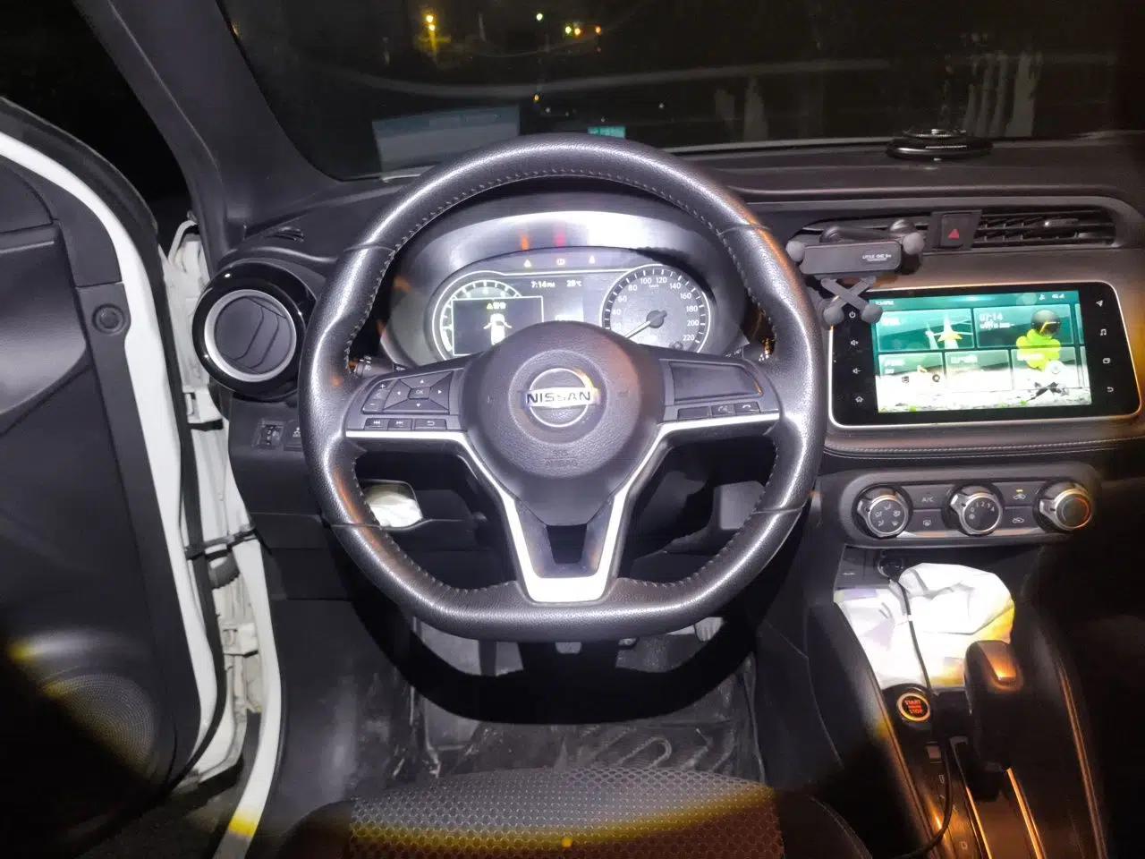 Nissan Kicks 2019 1.5L CVT Smart Connect Luxury Edition — миниатюра 11