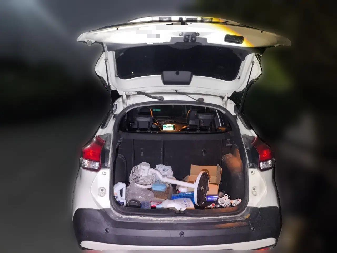 Nissan Kicks 2019 1.5L CVT Smart Connect Luxury Edition — миниатюра 20