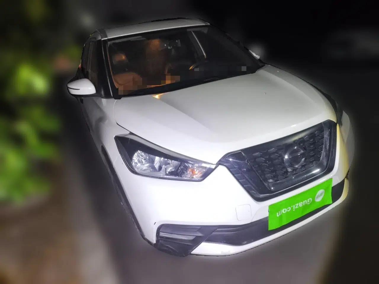 Nissan Kicks 2019 1.5L CVT Smart Connect Luxury Edition — миниатюра 3