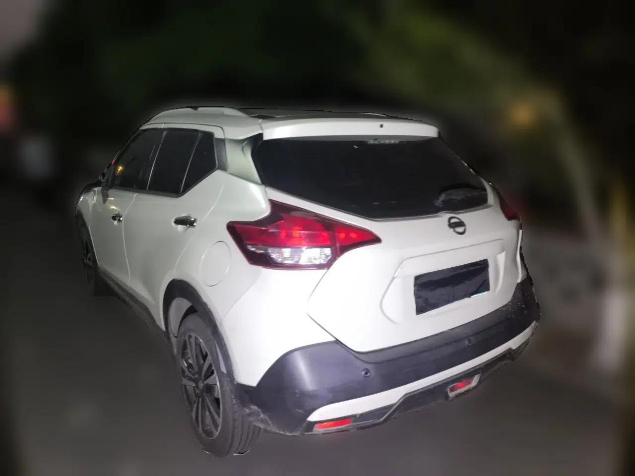 Nissan Kicks 2019 1.5L CVT Smart Connect Luxury Edition — миниатюра 4