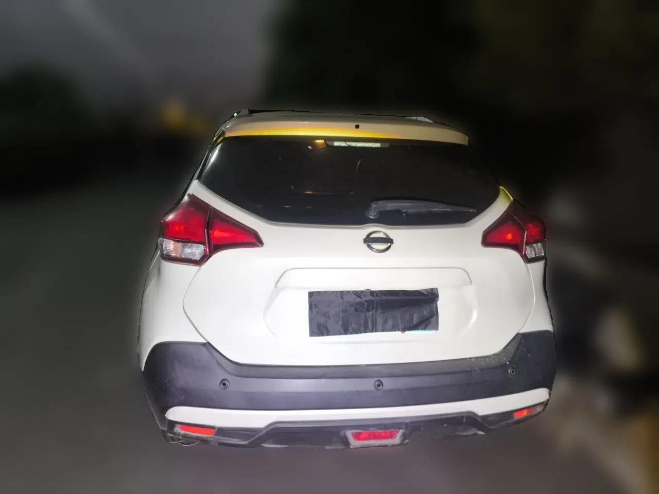Nissan Kicks 2019 1.5L CVT Smart Connect Luxury Edition — миниатюра 5