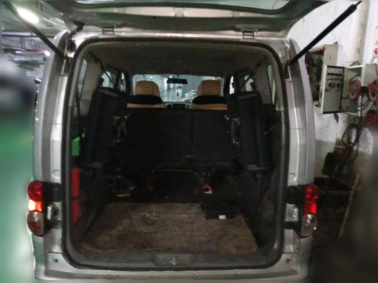 Nissan NV200 2012 1.6L 232 Seats Luxury Version — миниатюра 20