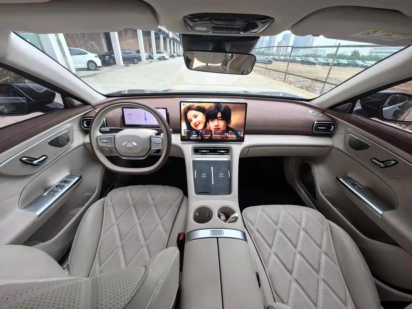 Fengyun A9L 2025 Model 260km Extended Range Luxury Edition — миниатюра 12