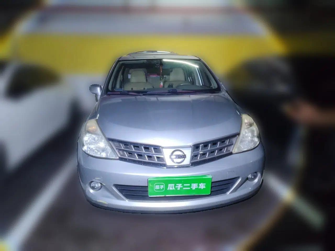Nissan Tiida Sedan 2009 1.6L Automatic Tech Edition — миниатюра 2