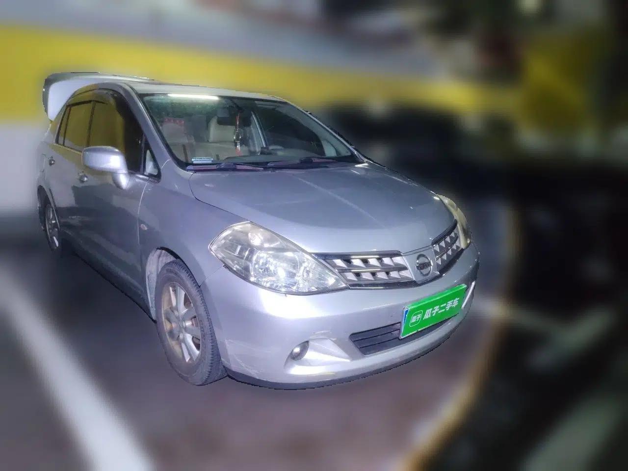 Nissan Tiida Sedan 2009 1.6L Automatic Tech Edition — миниатюра 3