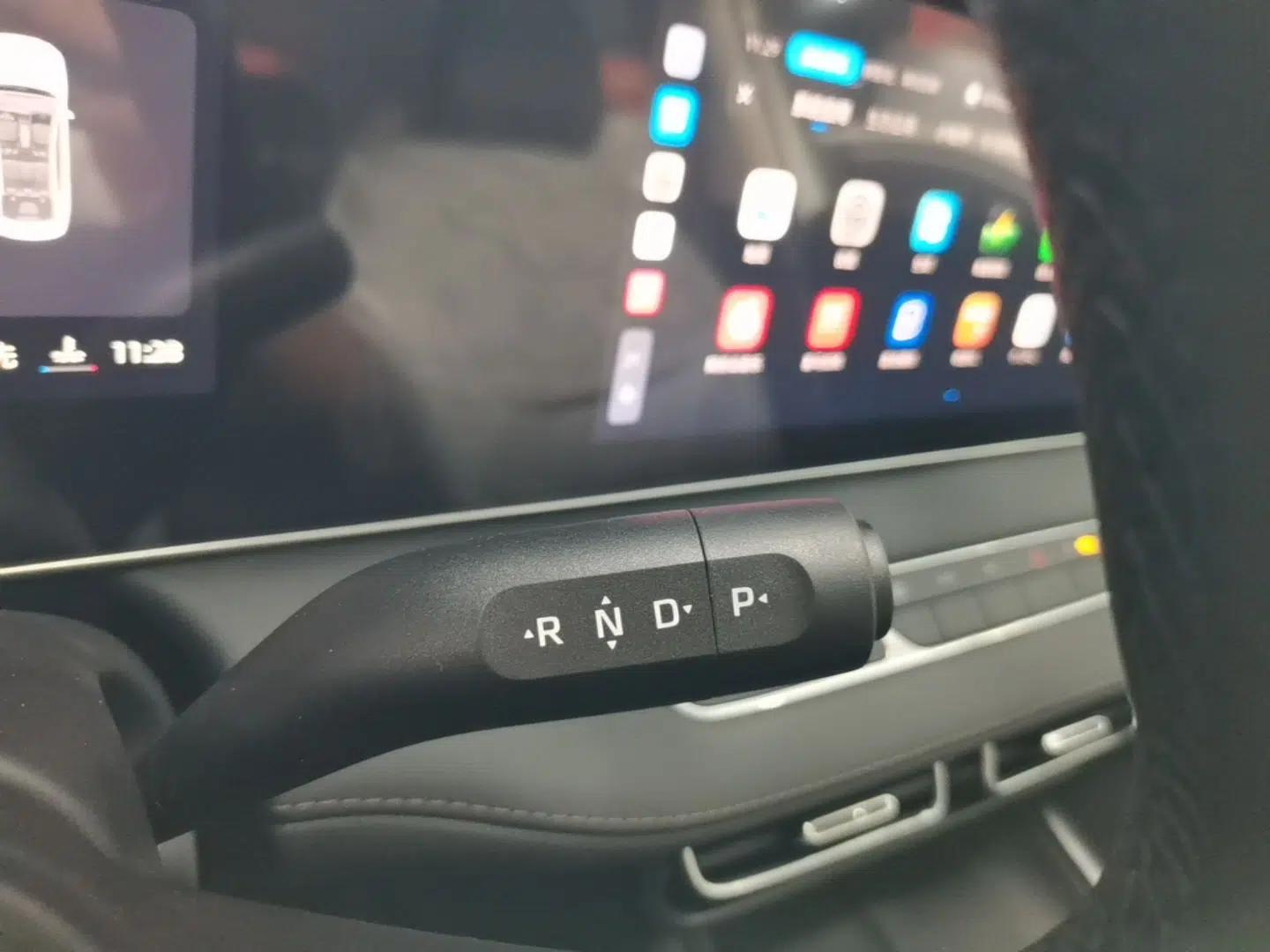 Roewe D7 2025 DMH 125km World Champion Edition — миниатюра 17