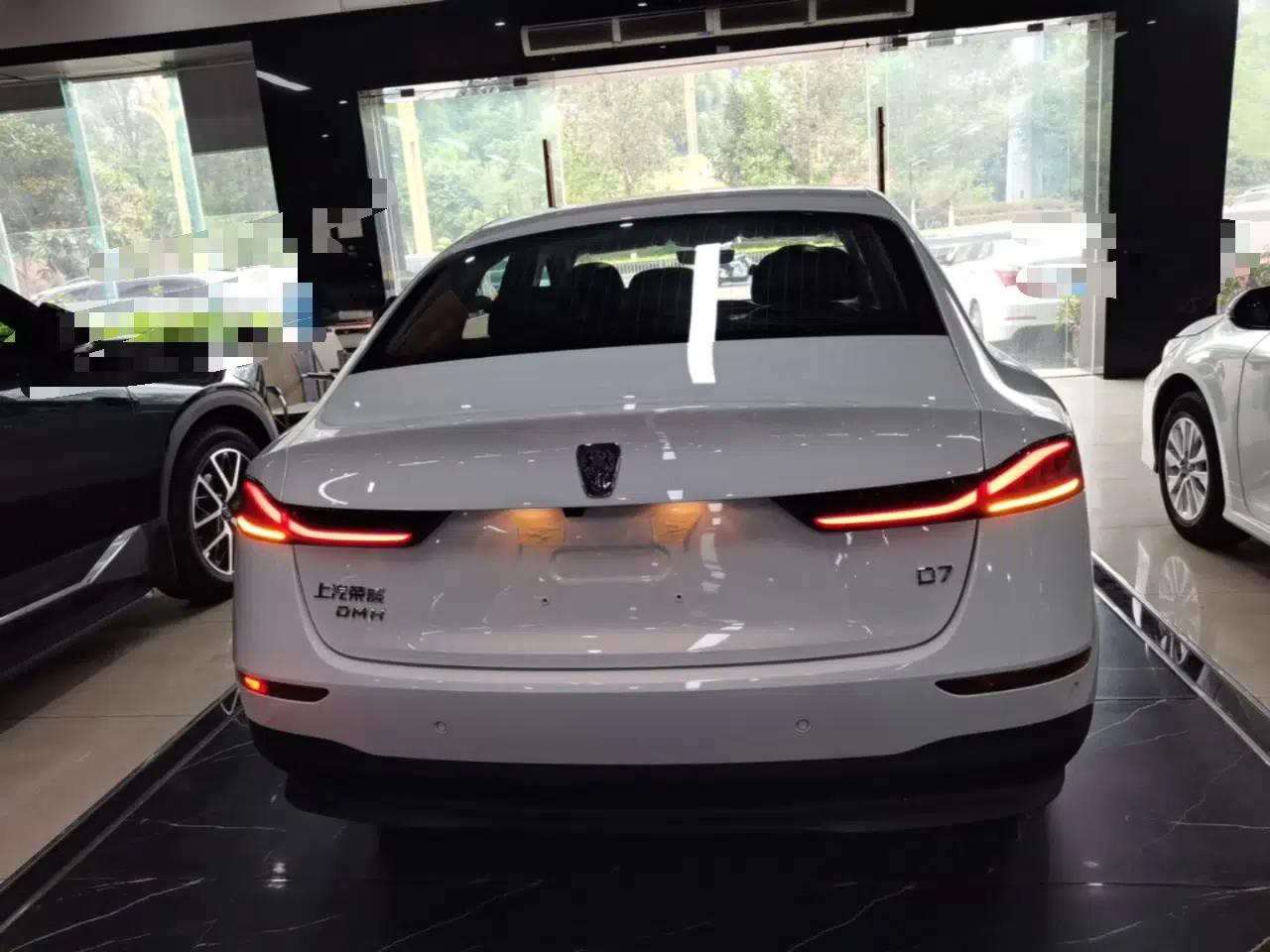 Roewe D7 2025 DMH 125km World Champion Edition — миниатюра 5