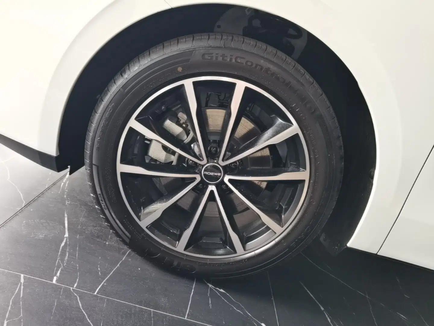 Roewe D7 2025 DMH 125km World Champion Edition — миниатюра 8