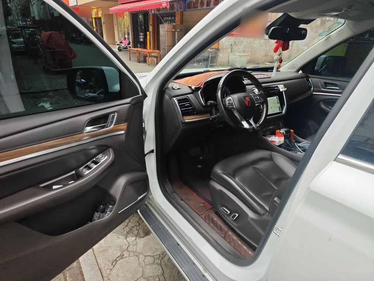 Roewe RX8 2018 30T Smart Connectivity Two-Wheel Drive Flagship Edition — миниатюра 17