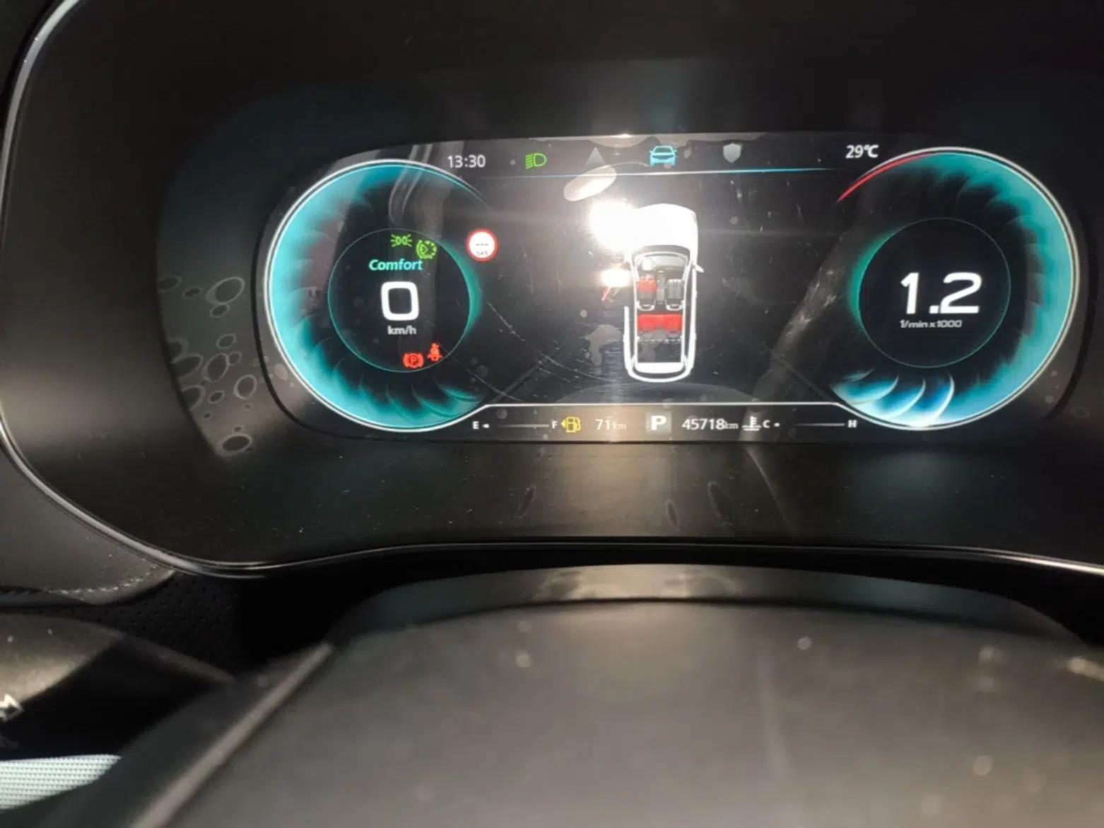 Roewe RX5 MAX 2019 300TGI Automatic Smart Cabin Flagship Edition — миниатюра 15