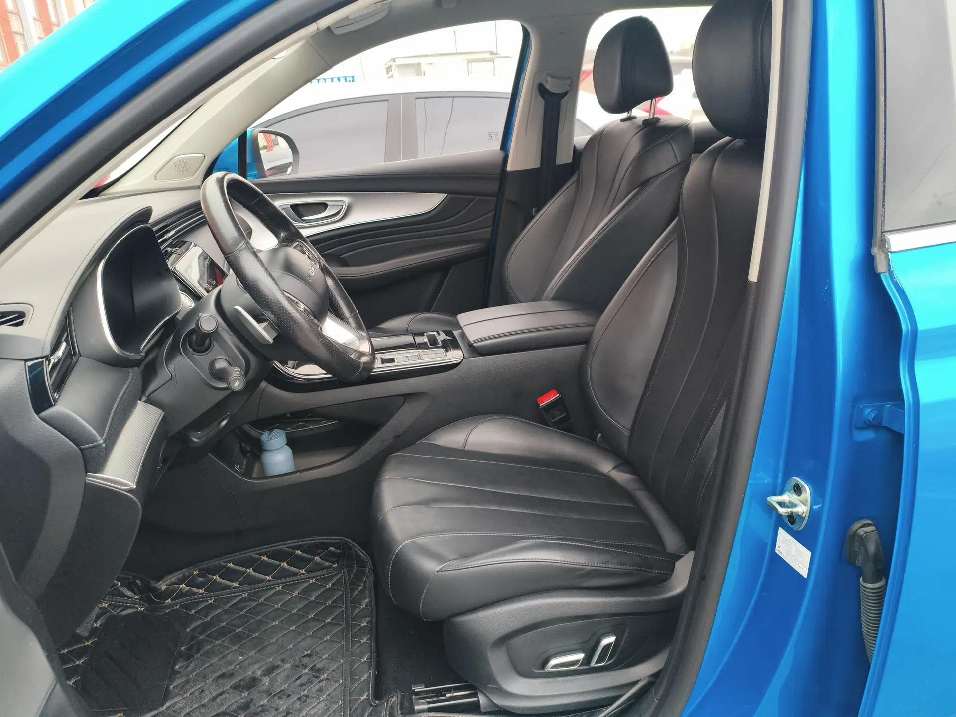 Roewe RX5 MAX 2019 400TGI Automatic Smart Cabin Luxury Edition — миниатюра 17