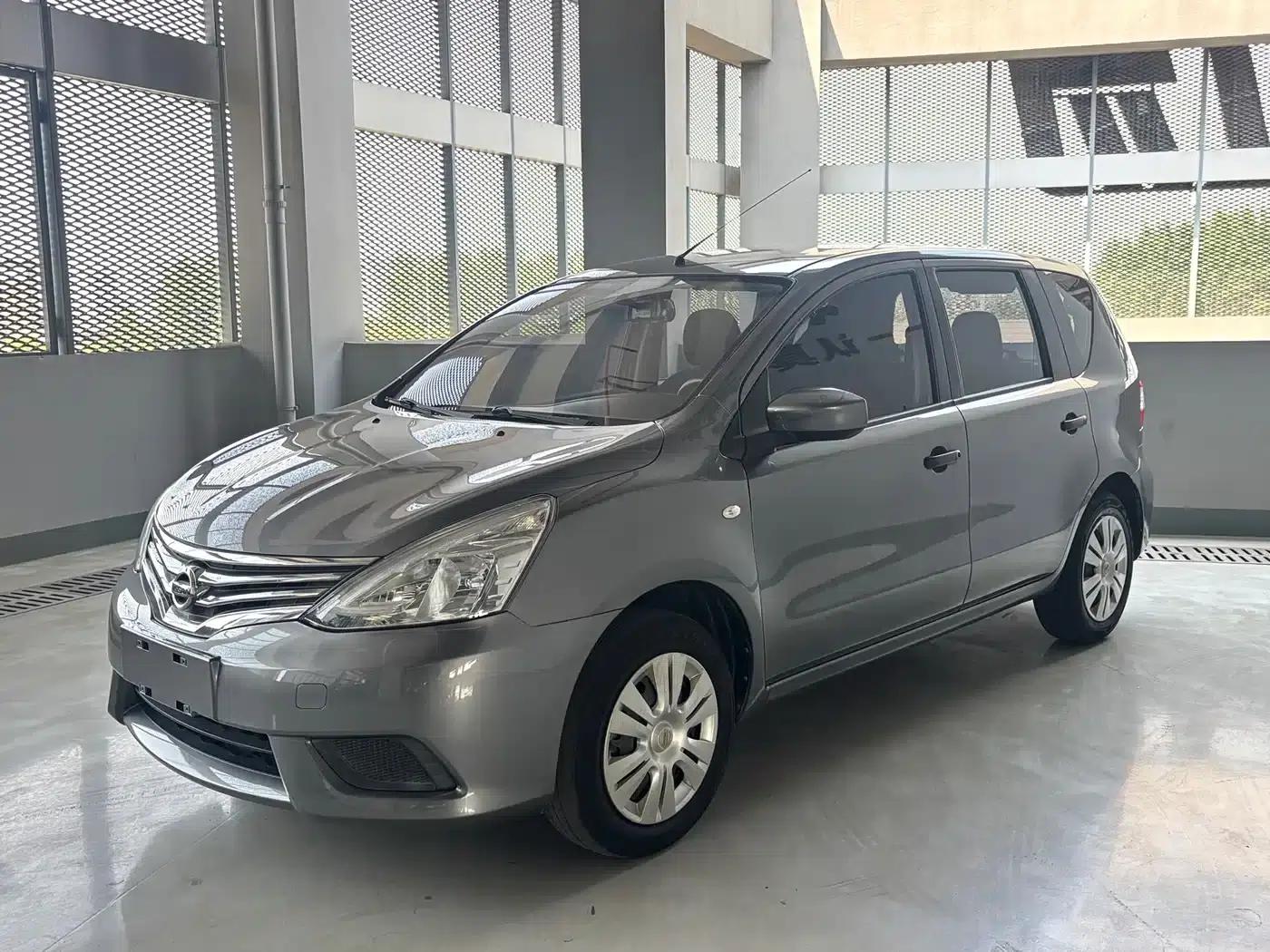 Nissan Livina 2015 1.6XE Manual Comfort Edition — миниатюра 1