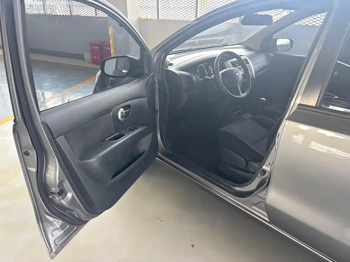 Nissan Livina 2015 1.6XE Manual Comfort Edition — миниатюра 16