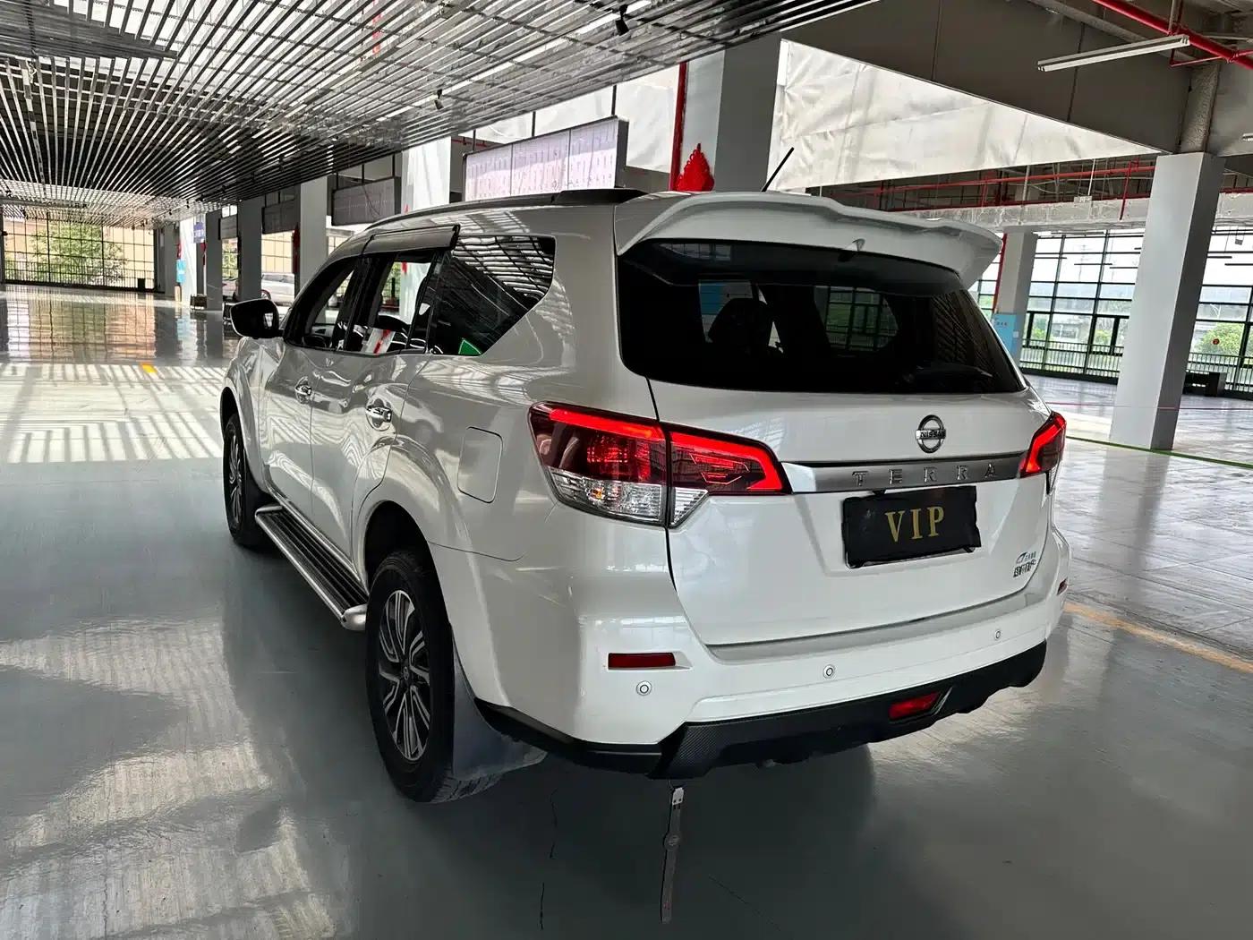 Nissan Terra 2020 2.5L XL Upper Automatic 2WD Luxury Edition — миниатюра 7