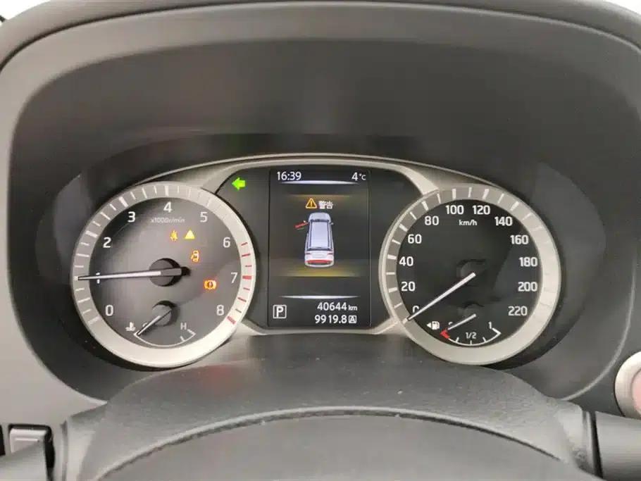 Nissan Terra 2020 2.5L XL Upper Automatic 2WD Luxury Edition — миниатюра 14
