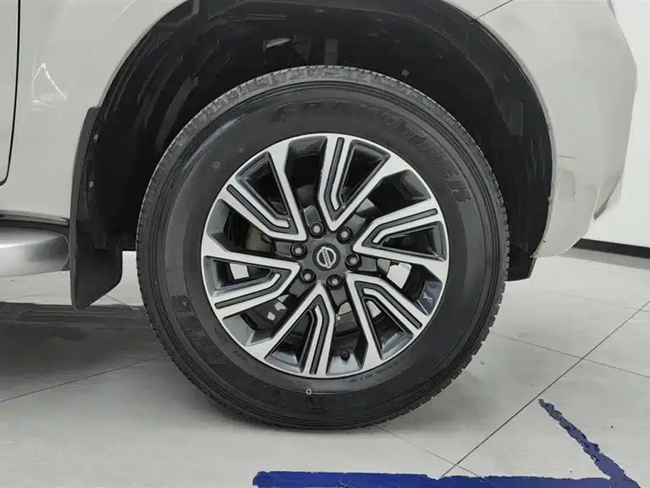 Nissan Terra 2020 2.5L XL Upper Automatic 2WD Luxury Edition — миниатюра 6