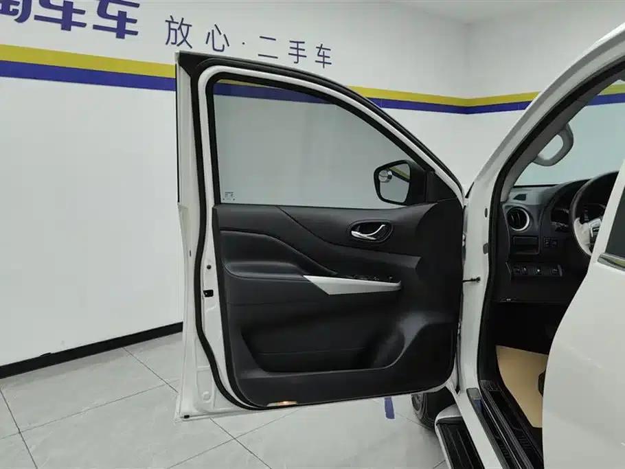 Nissan Terra 2020 2.5L XL Upper Automatic 2WD Luxury Edition — миниатюра 7
