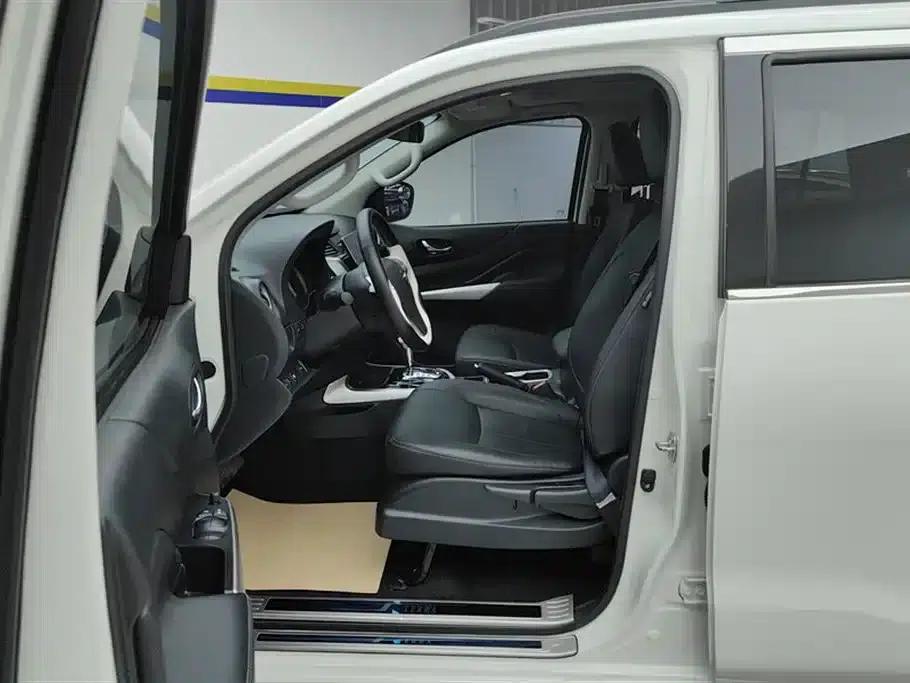 Nissan Terra 2020 2.5L XL Upper Automatic 2WD Luxury Edition — миниатюра 9