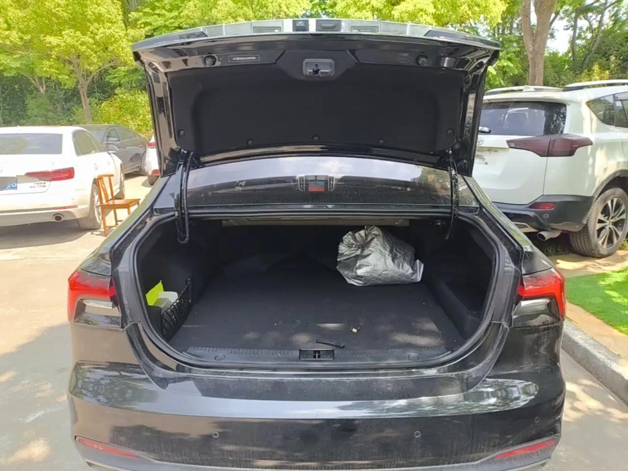 Roewe i6 MAX New Energy 2020 1.5T PHEV Sporty Cool Edition — миниатюра 22