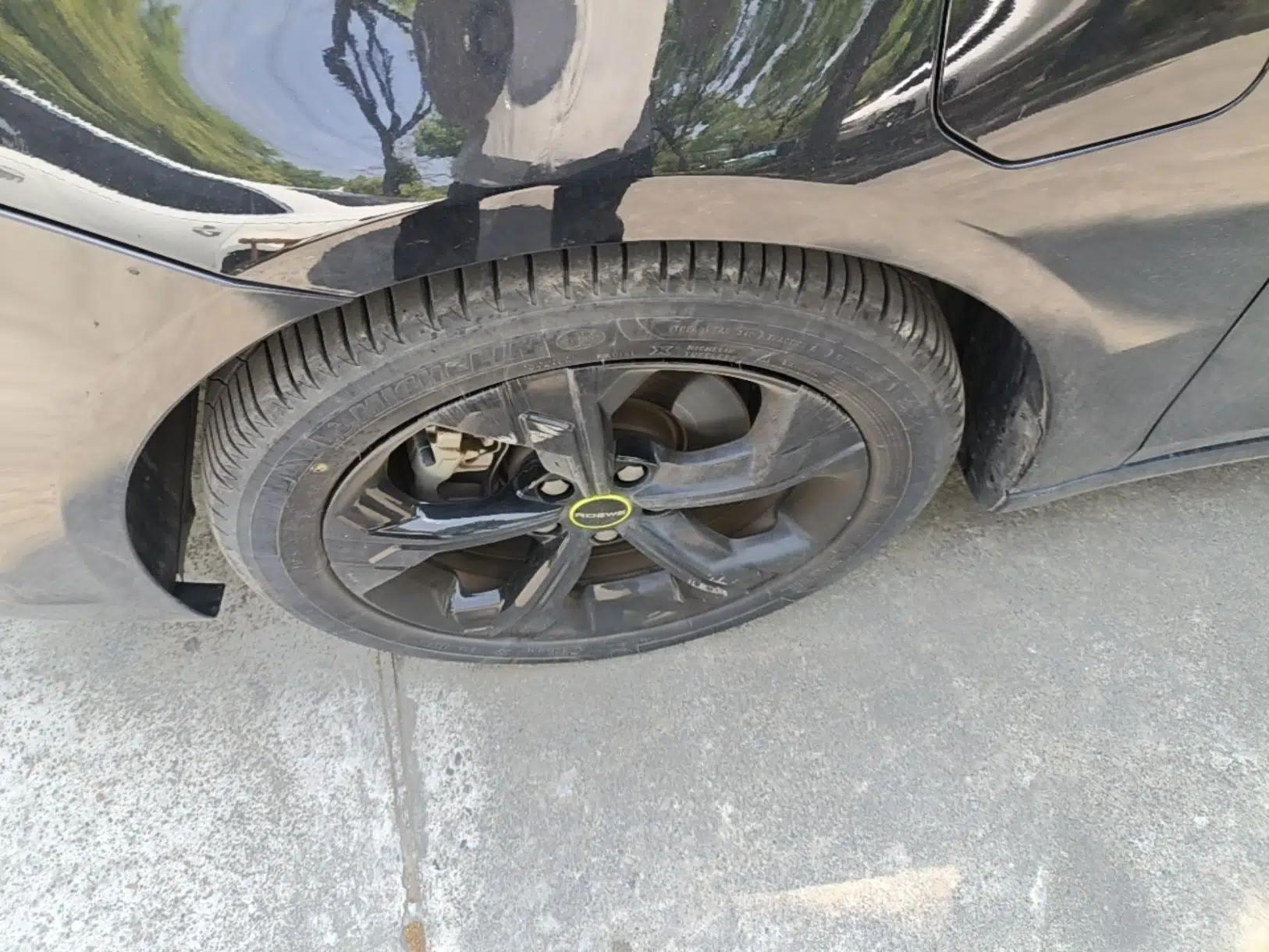Roewe i6 MAX New Energy 2020 1.5T PHEV Sporty Cool Edition — миниатюра 8
