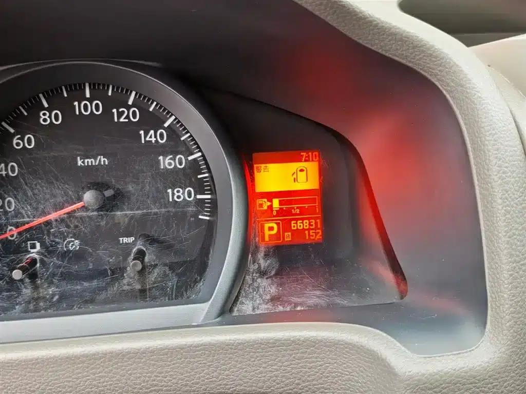 Nissan NV200 2018 1.6L CVT Luxury — миниатюра 11