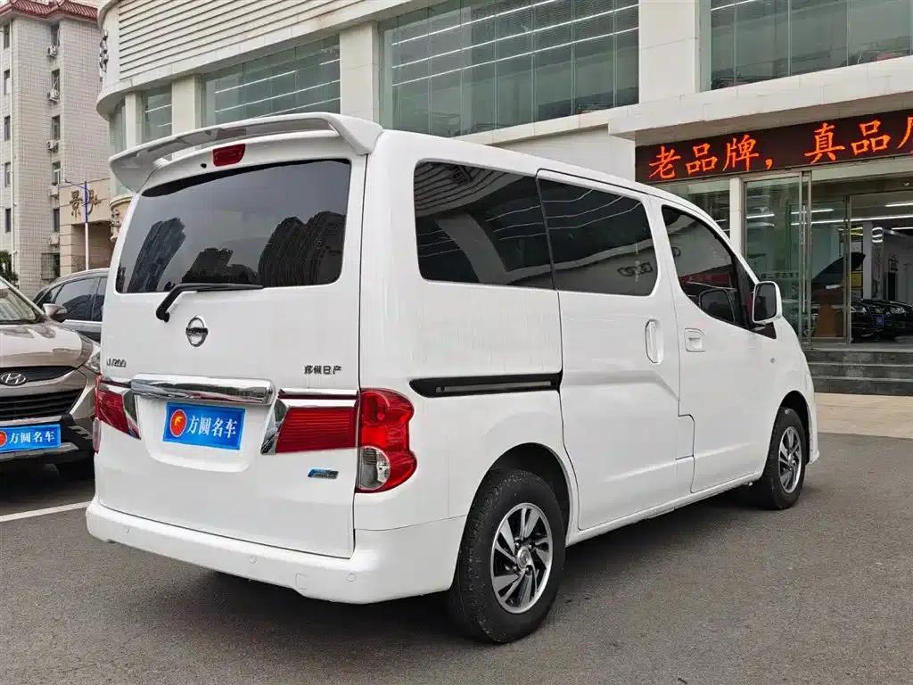 Nissan NV200 2018 1.6L CVT Luxury — миниатюра 3