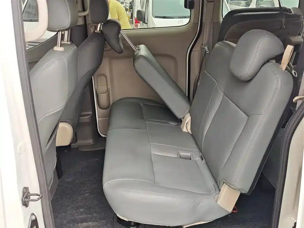 Nissan NV200 2018 1.6L CVT Luxury — миниатюра 7