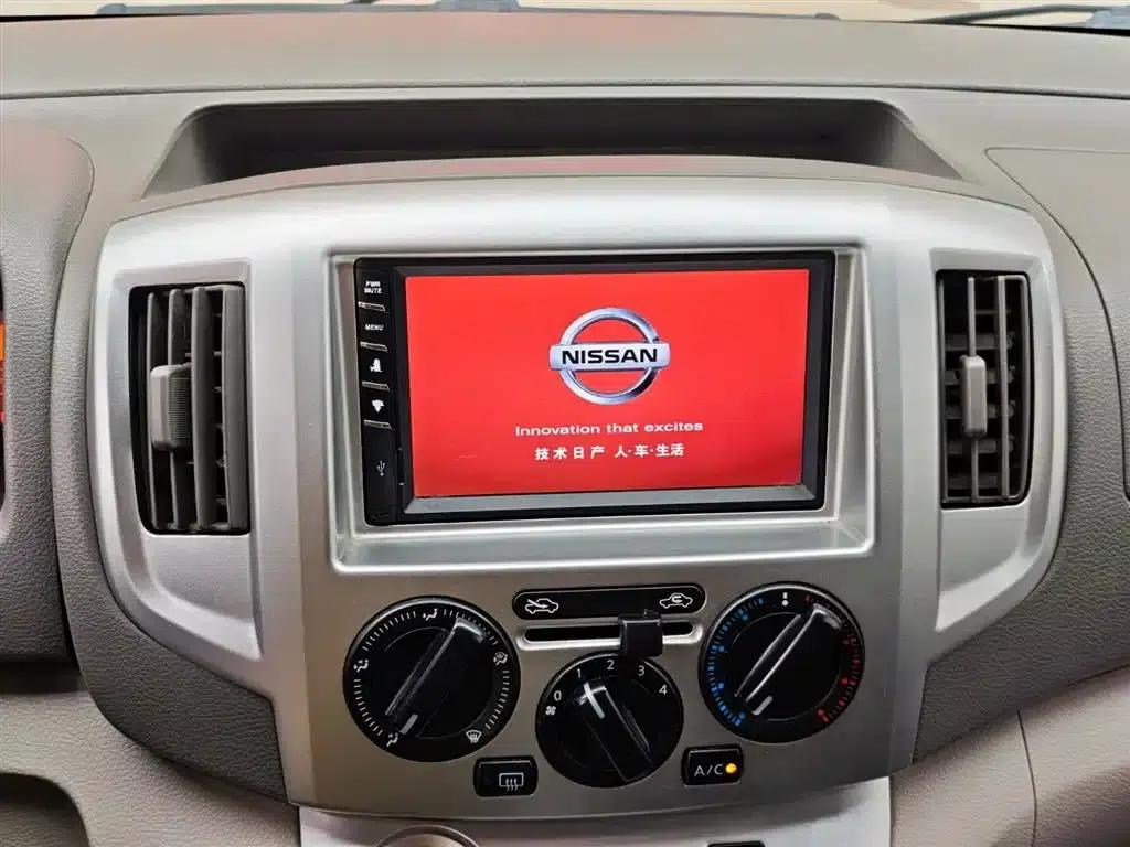 Nissan NV200 2018 1.6L CVT Luxury — миниатюра 9