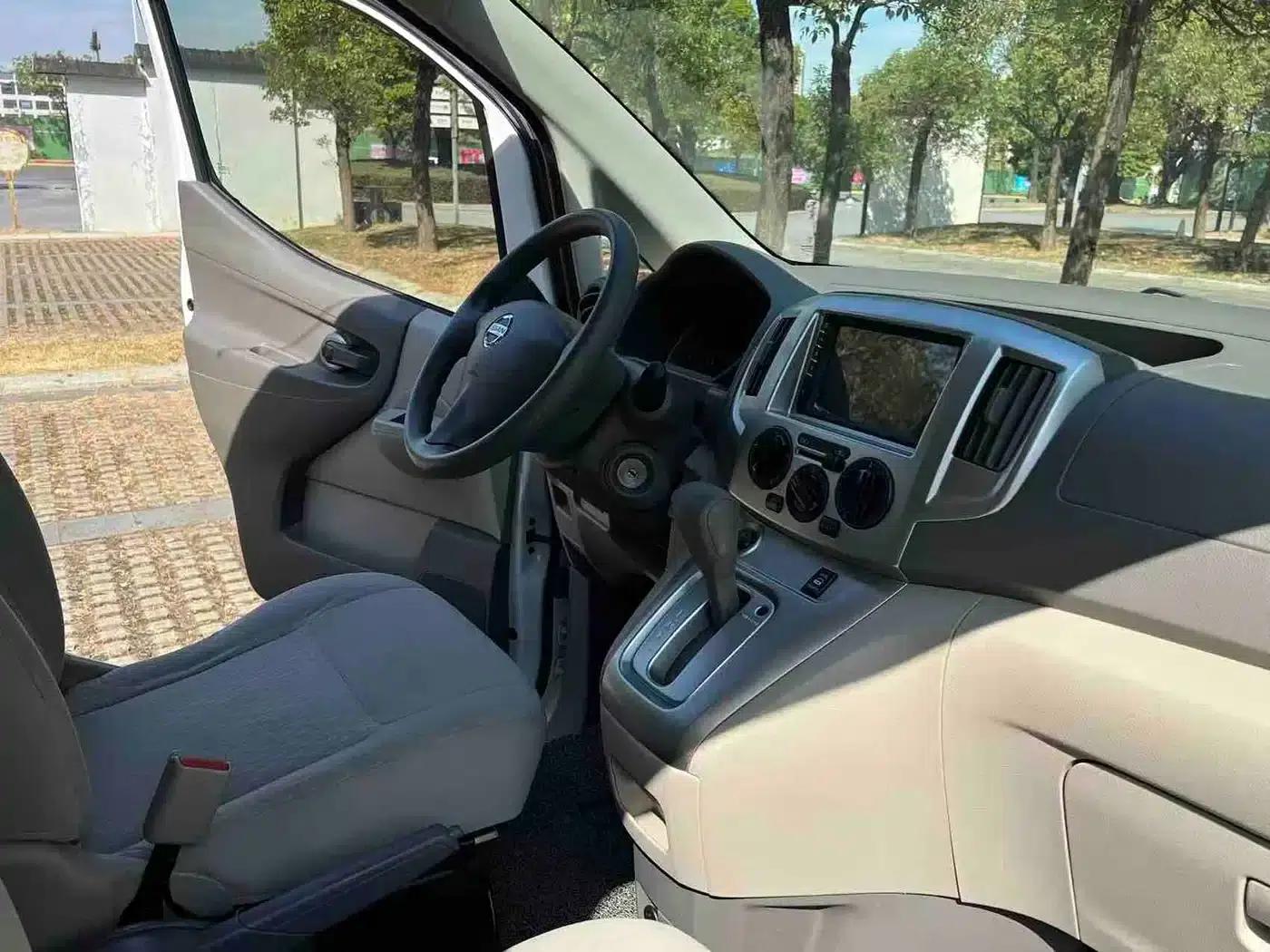 Nissan NV200 2018 1.6L CVT Luxury — миниатюра 12