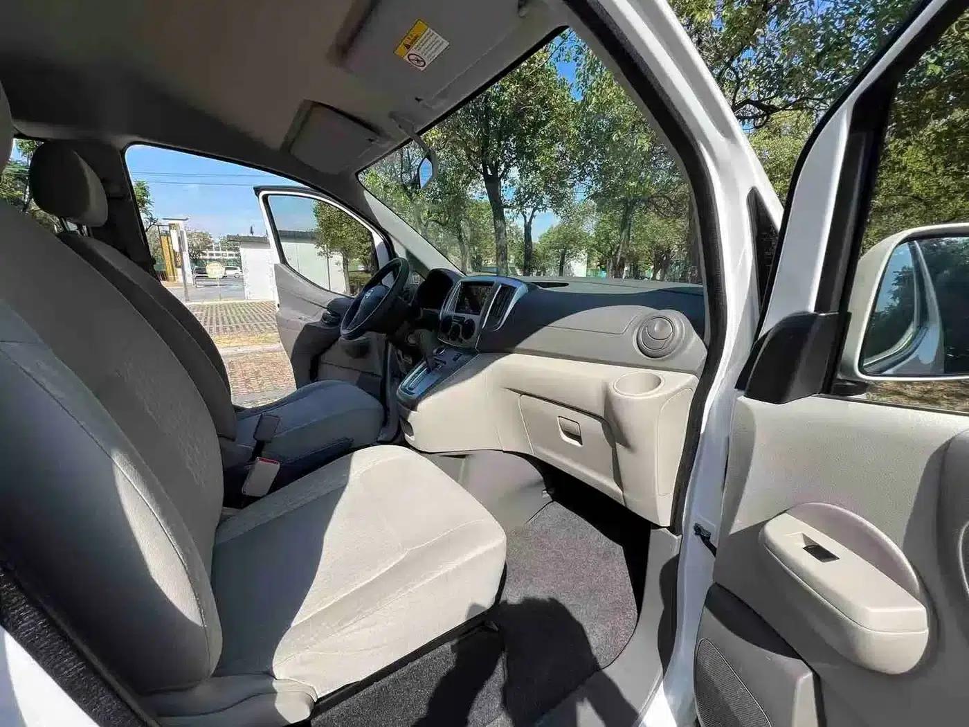 Nissan NV200 2018 1.6L CVT Luxury — миниатюра 13