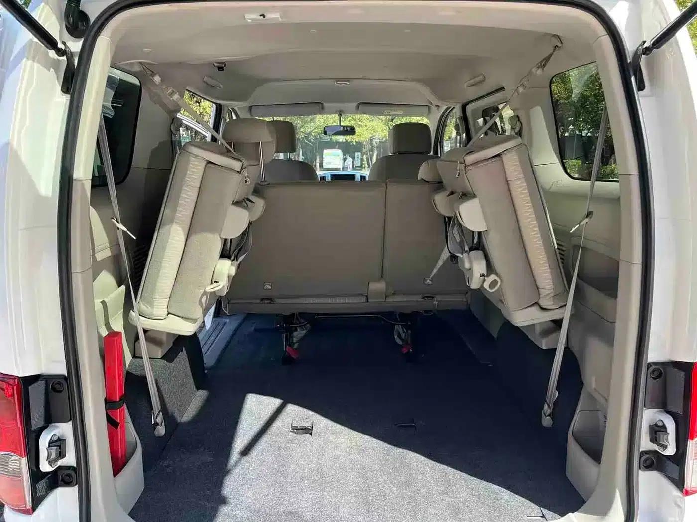 Nissan NV200 2018 1.6L CVT Luxury — миниатюра 15
