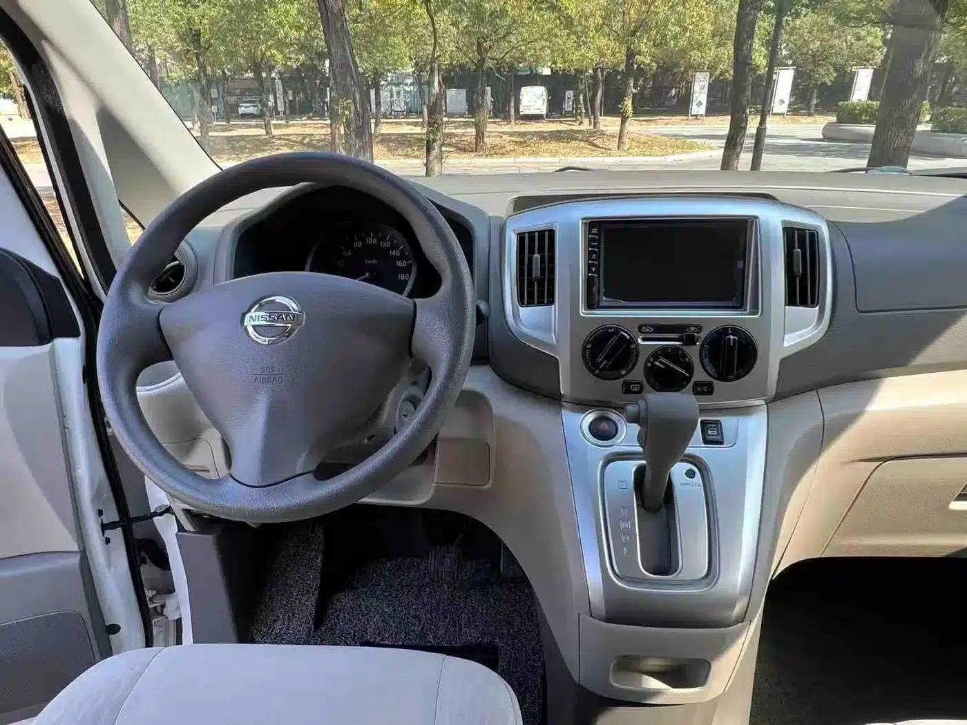 Nissan NV200 2018 1.6L CVT Luxury — миниатюра 8