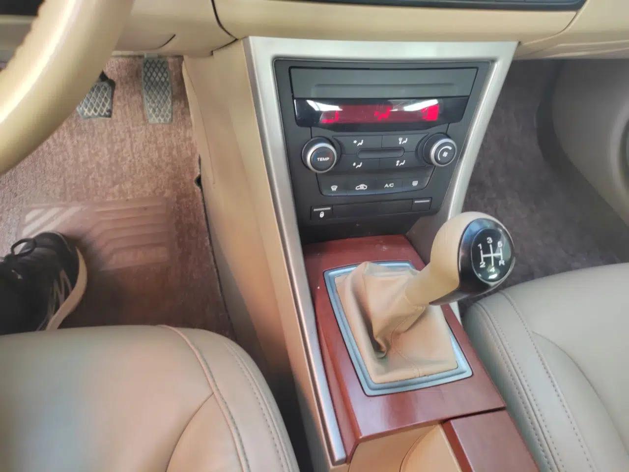 Roewe 550 2010 550S 1.8L Manual - Qiyi Edition — миниатюра 15