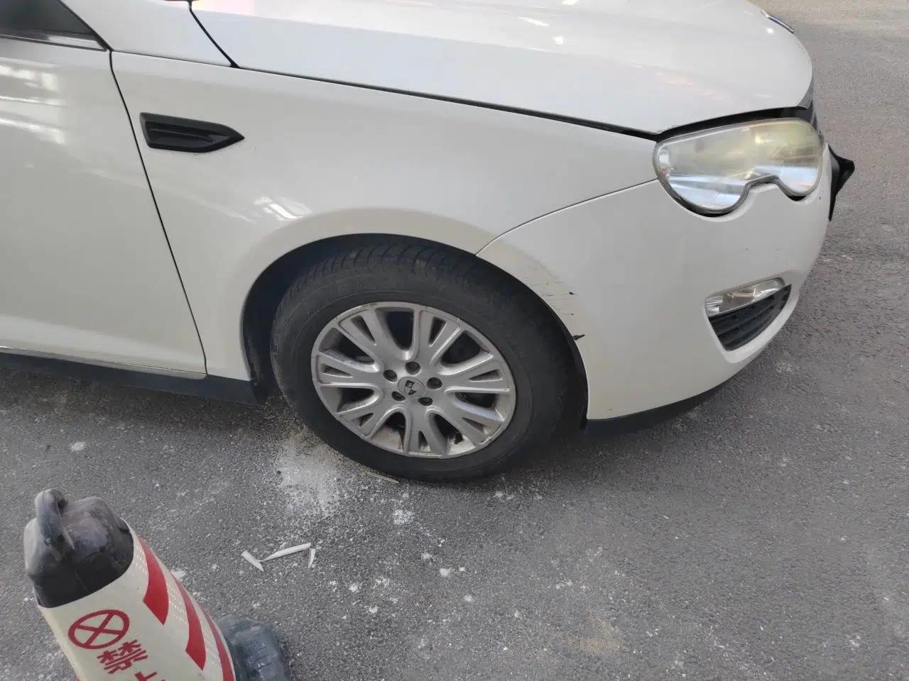 Roewe 550 2010 550S 1.8L Manual - Qiyi Edition — миниатюра 8