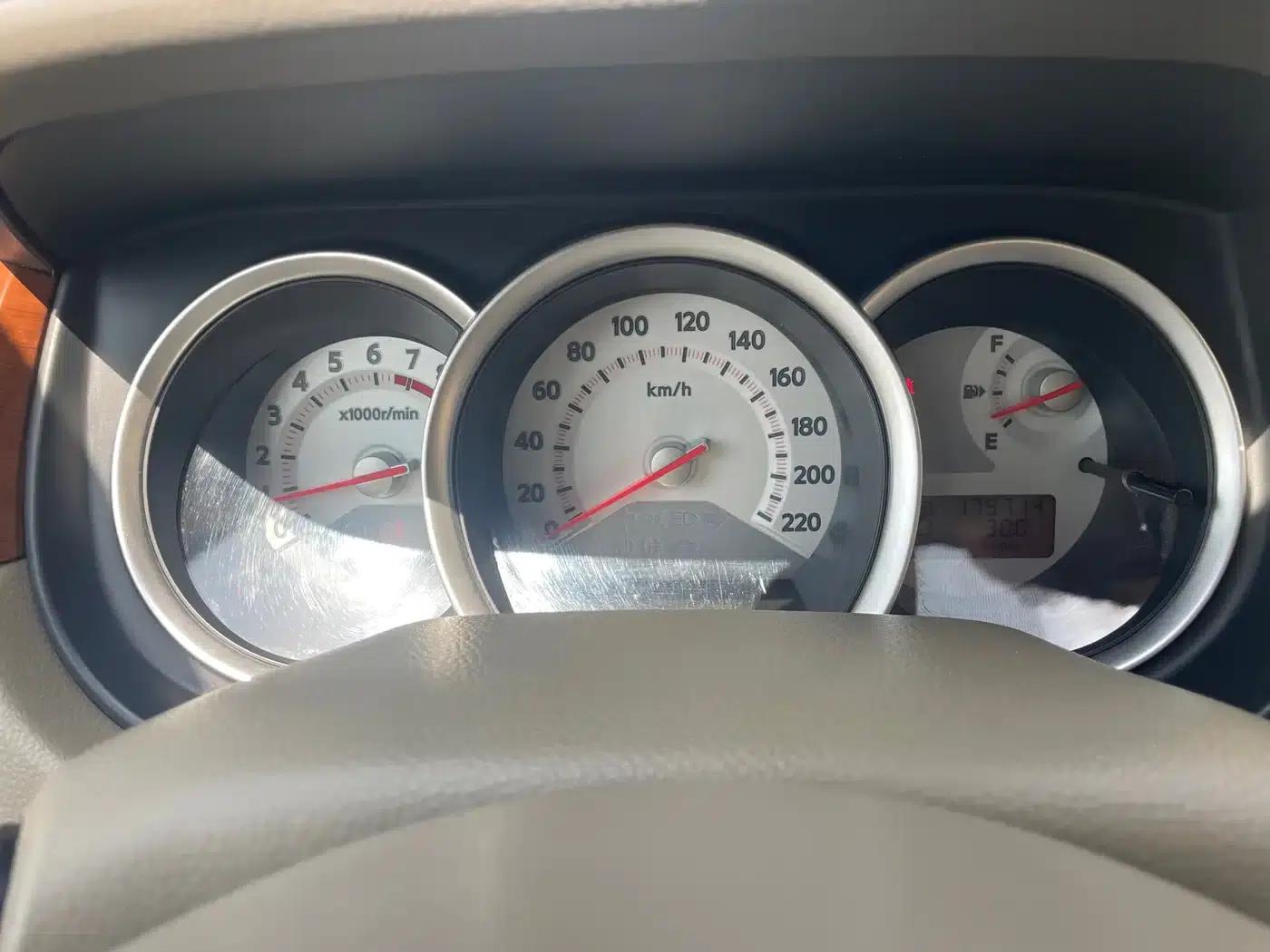 Tiida 2008 1.6L Automatic Intelligent — миниатюра 8