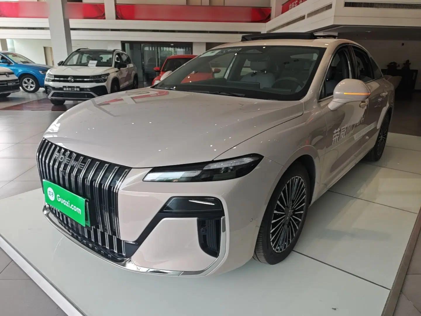 Roewe M7 DMH 2025 Model 160km Premium Version — миниатюра 1