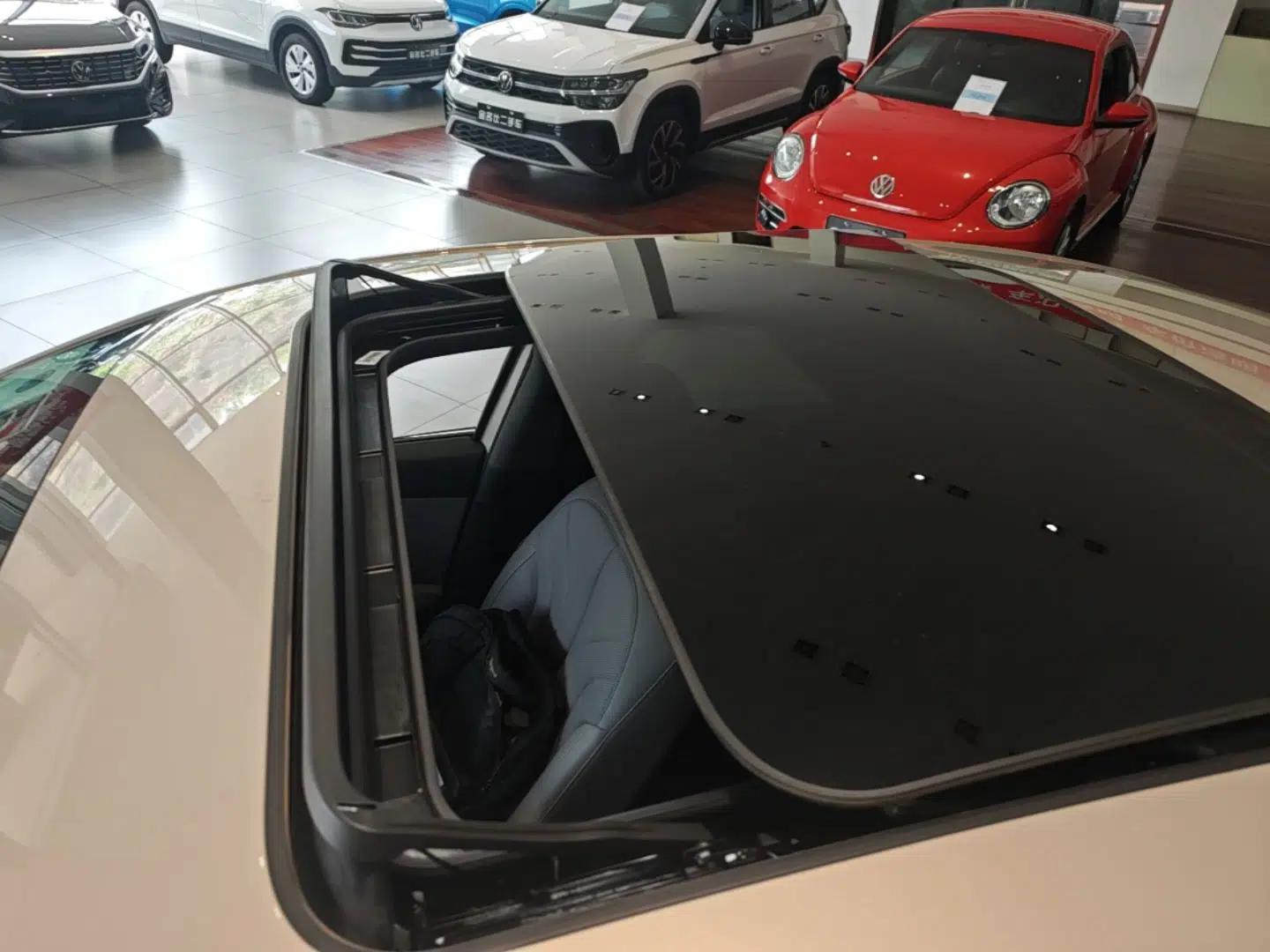 Roewe M7 DMH 2025 Model 160km Premium Version — миниатюра 11