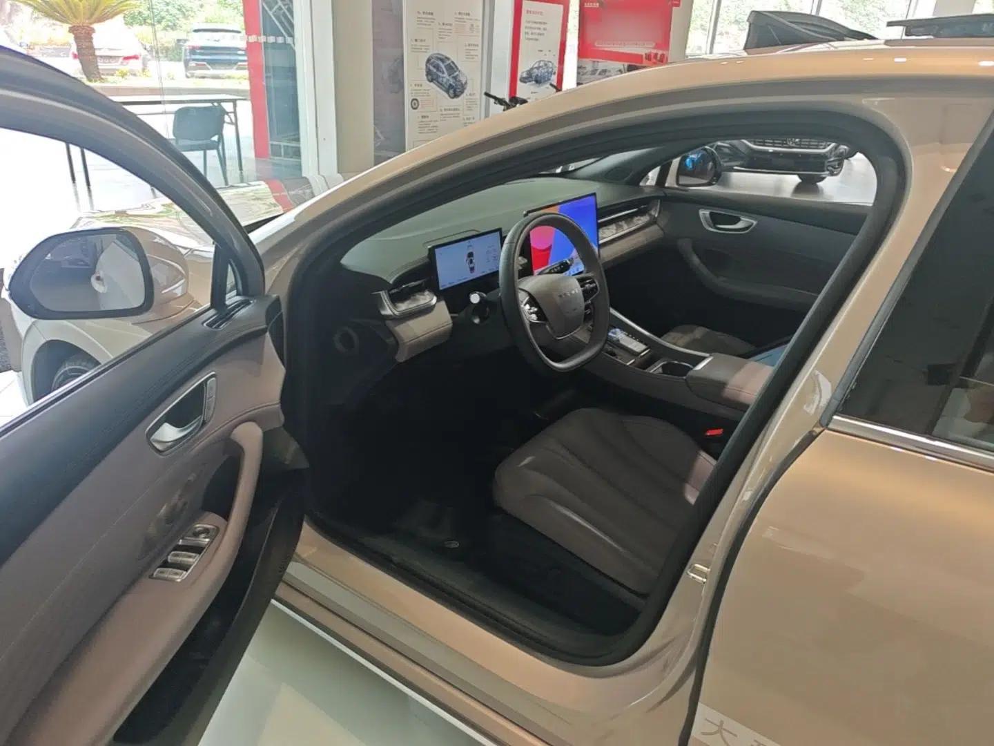 Roewe M7 DMH 2025 Model 160km Premium Version — миниатюра 19