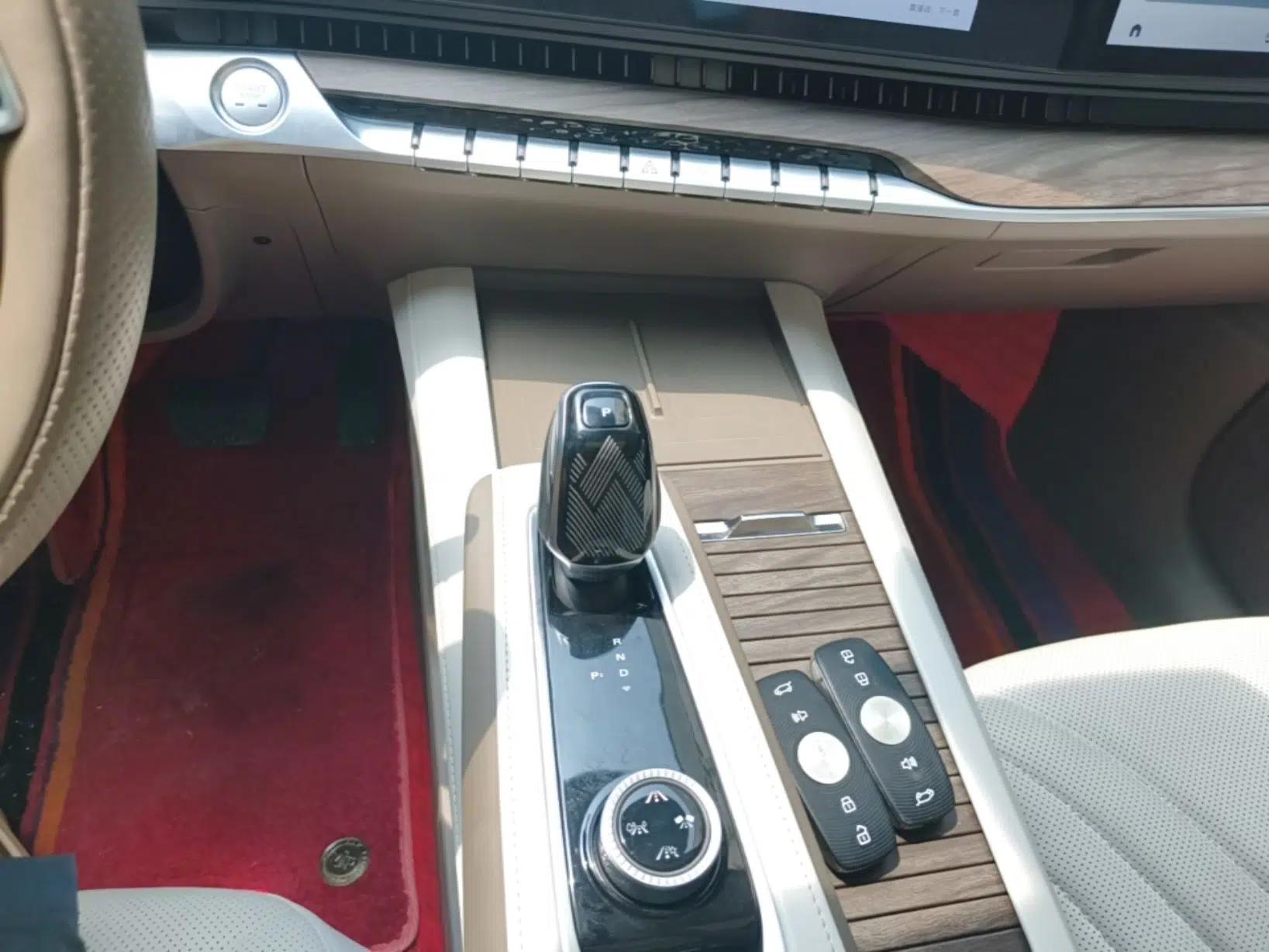 Roewe RX9 2023 2.0T Two-Wheel Drive Enjoyment Version — миниатюра 16
