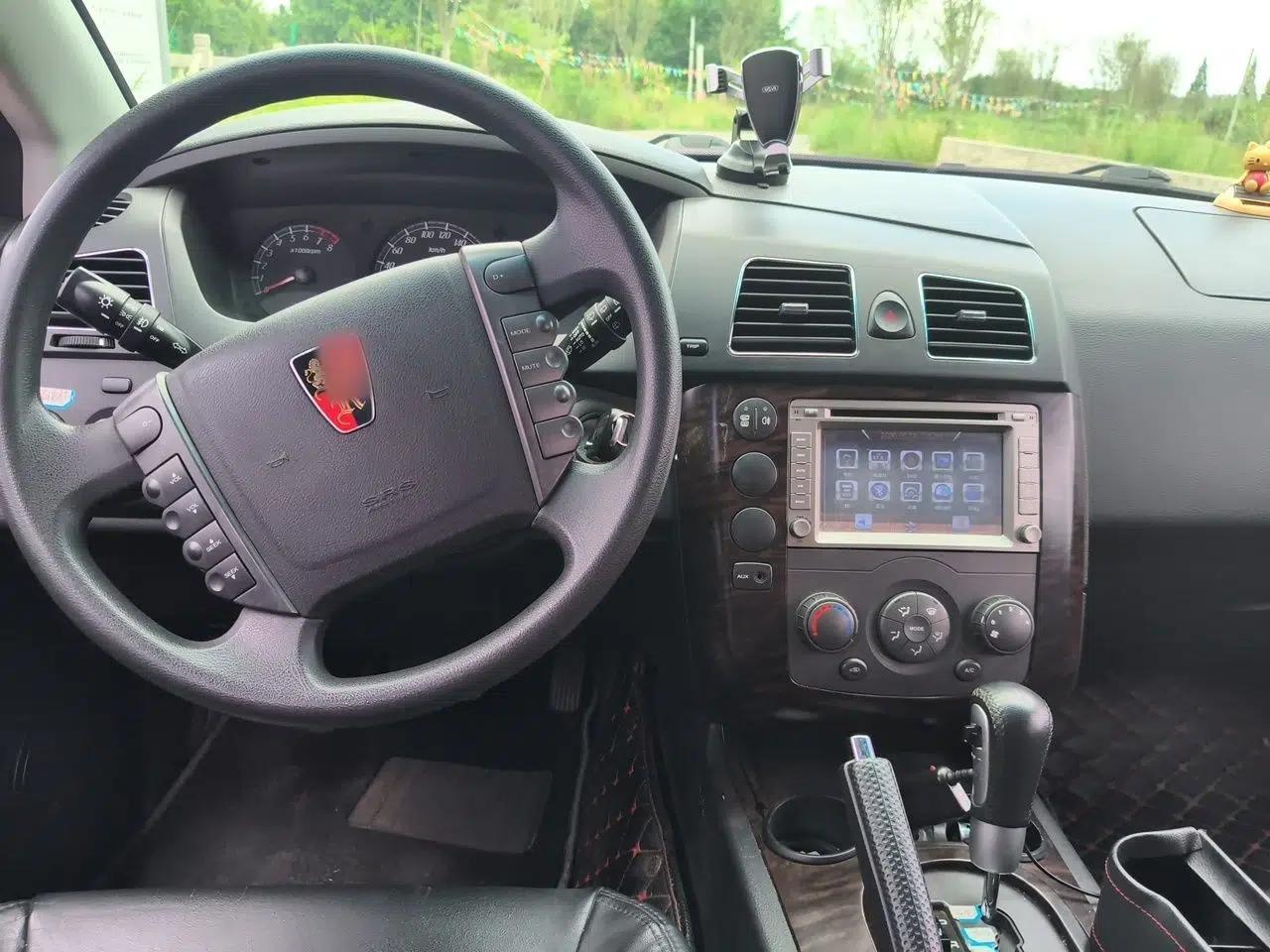 Roewe W5 2014 1.8T 2WD Automatic Tharu Special Edition — миниатюра 10