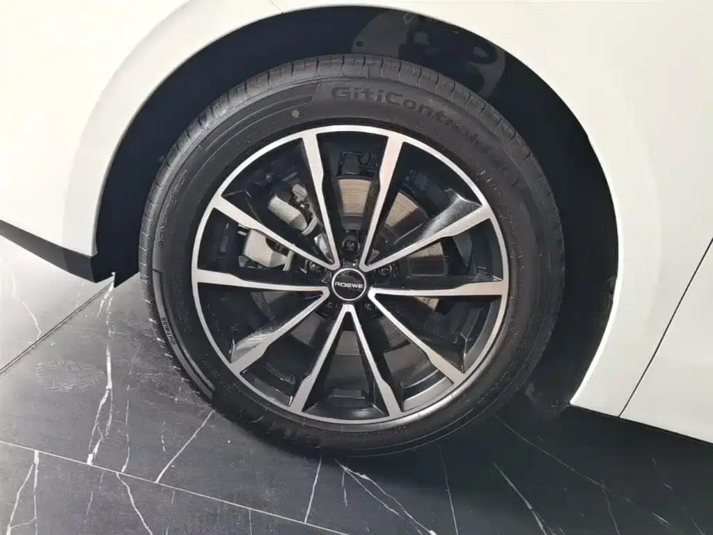 Roewe D7 2025 DMH 125km World Champion Edition — миниатюра 23