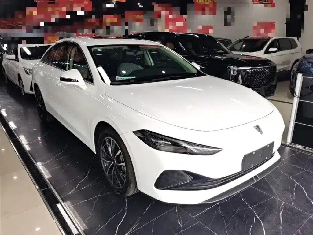 Roewe D7 2025 DMH 125km World Champion Edition — миниатюра 4